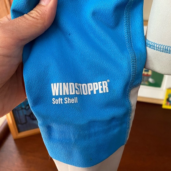 Mountain Hardwear wind stopper shell/jacket - Picture 6 of 15